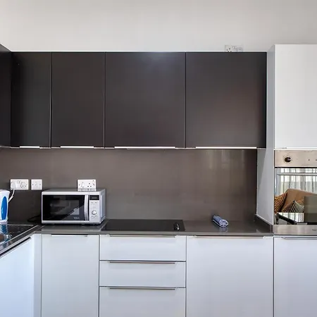 Beautiful With Lift And Balcony Apartman Sliema