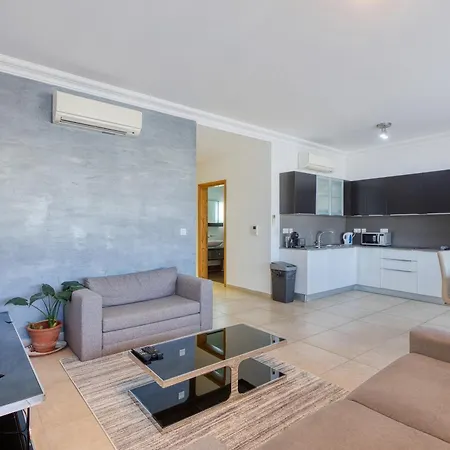 Apartman Beautiful With Lift And Balcony *
