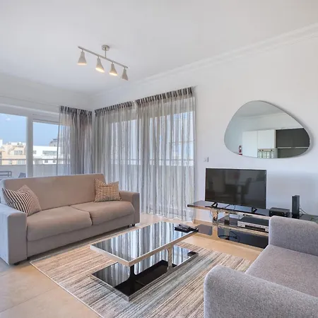 Apartman Beautiful With Lift And Balcony