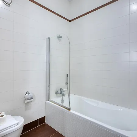 Apartman Beautiful With Lift And Balcony